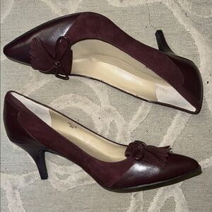 NWT🌷ELLEN TRACY🌷Hellie burgundy suede leather heeled pumps